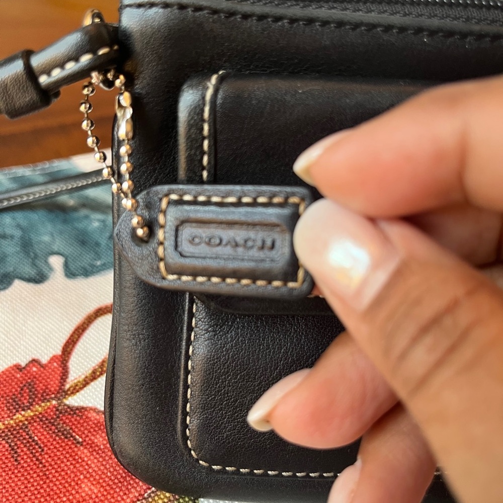 Coach Vintage Soho Small Black Leather Clutch/Wristlet (GUC) - Picture 4 of 10